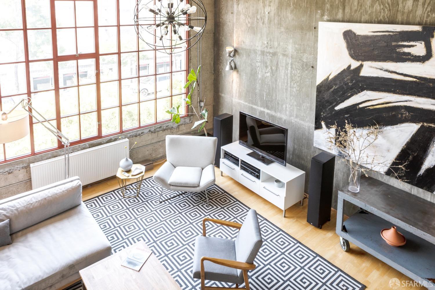 465 10th Street Unit: 206