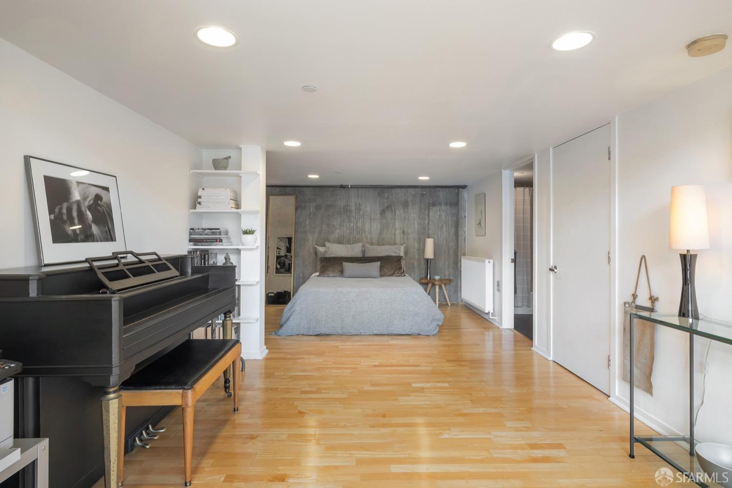 465 10th Street Unit: 206