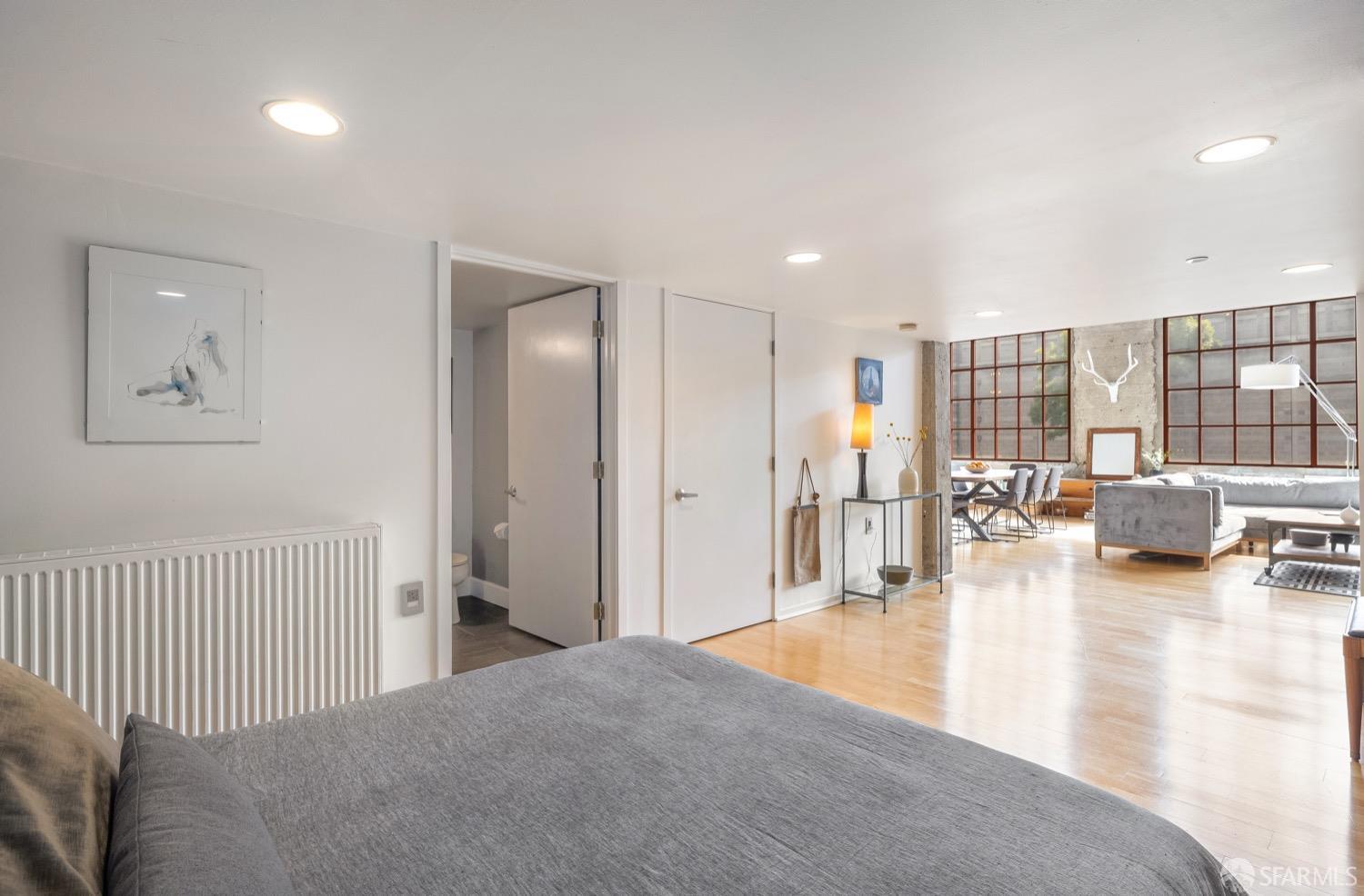 465 10th Street Unit: 206