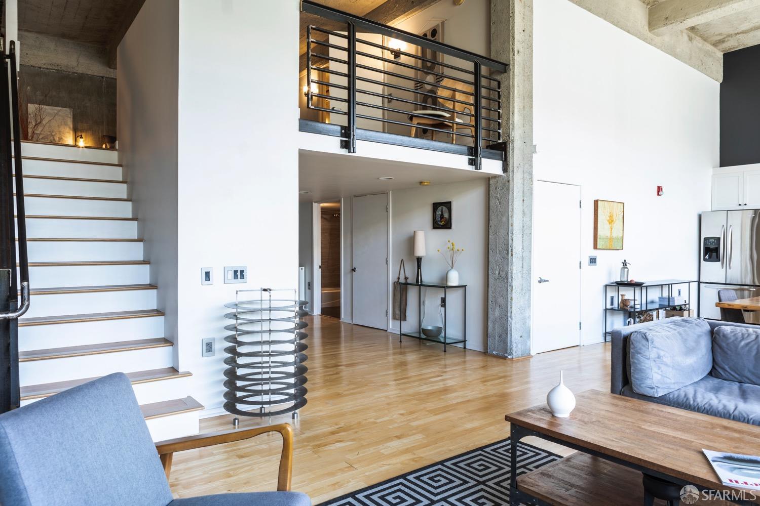 465 10th Street Unit: 206