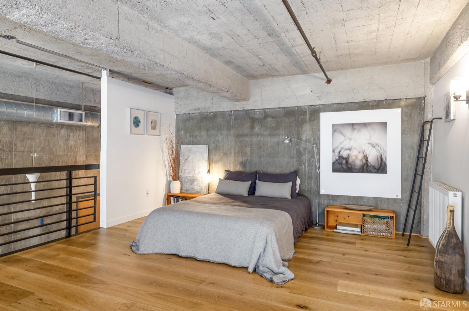 465 10th Street Unit: 206