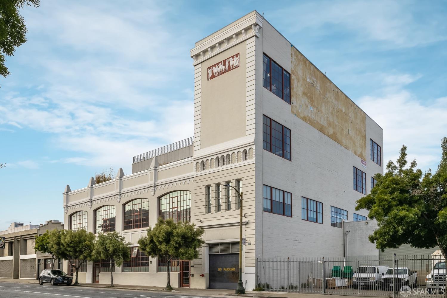 465 10th Street Unit: 206