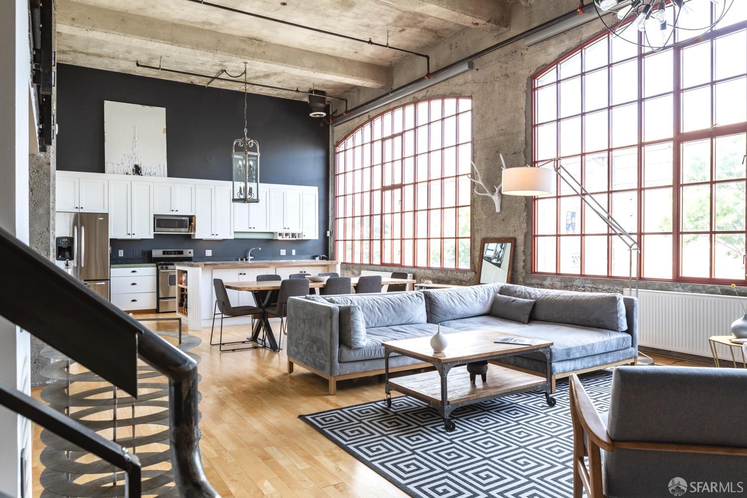 465 10th Street Unit: 206