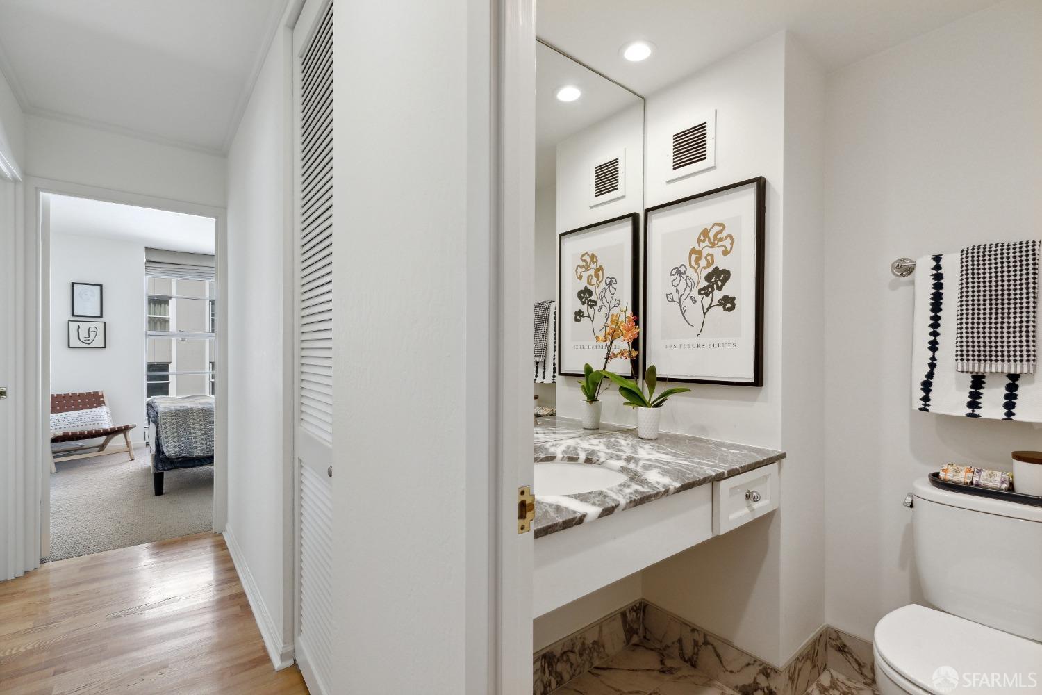 2040 Franklin Street Unit: 607