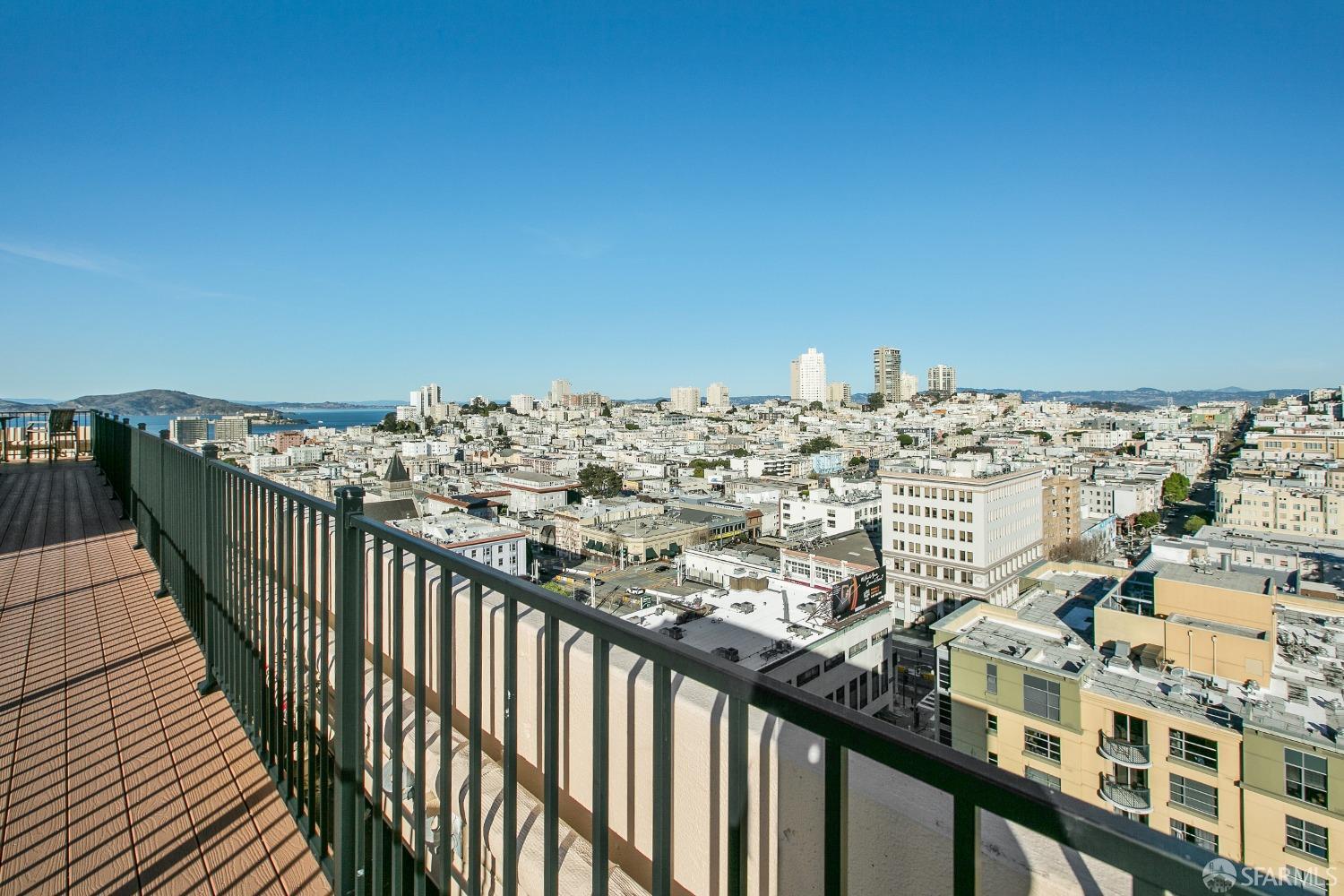 2040 Franklin Street Unit: 607