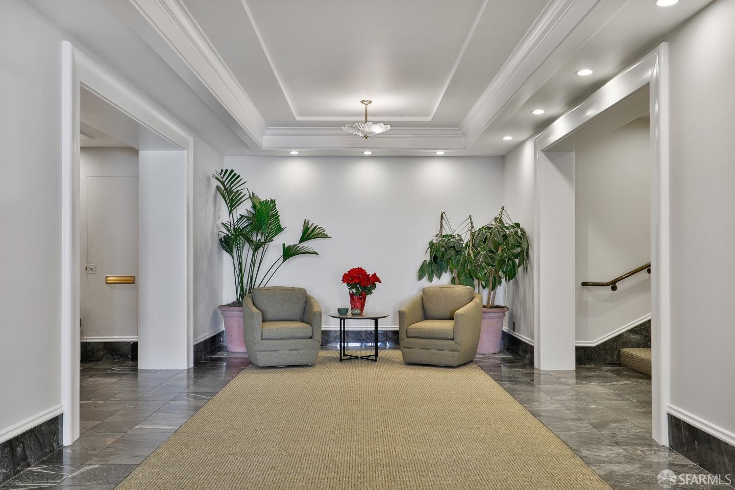 2040 Franklin Street Unit: 607