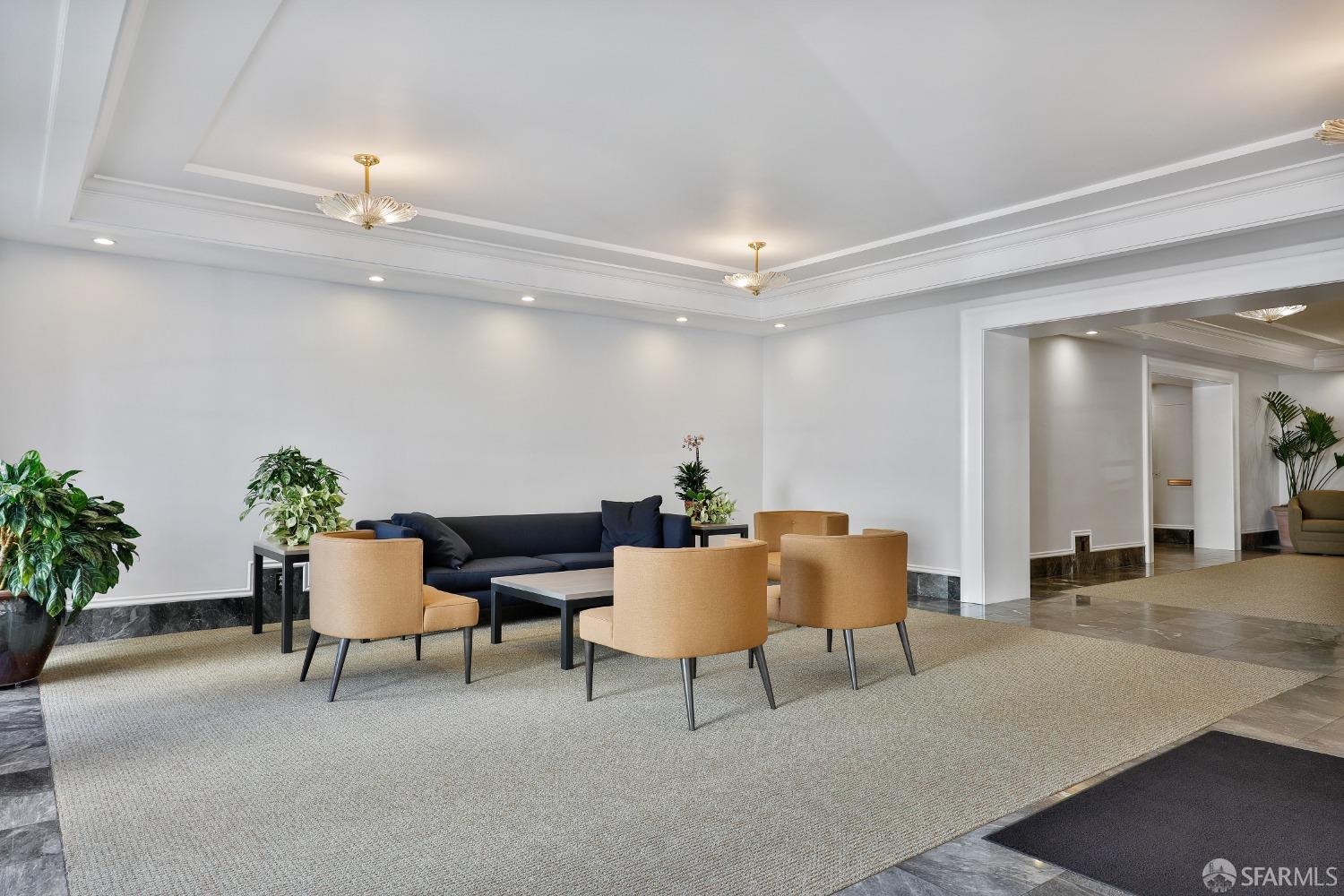 2040 Franklin Street Unit: 607