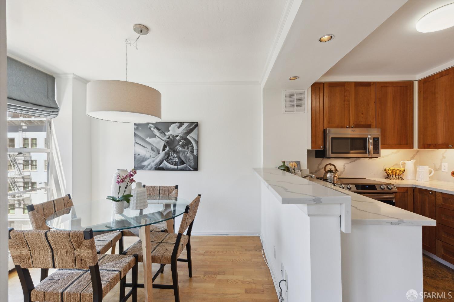 2040 Franklin Street Unit: 607