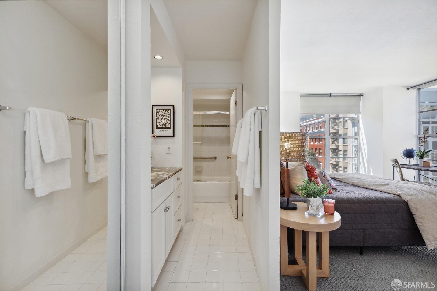 2040 Franklin Street Unit: 607