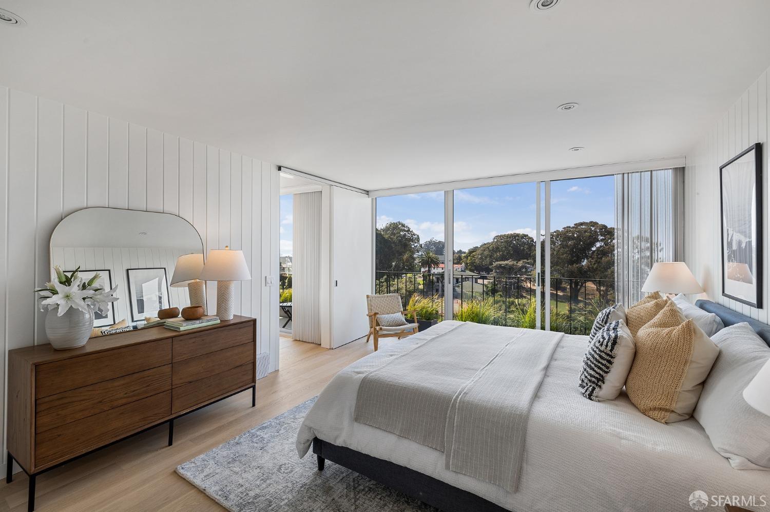 1050 North Point Street Unit: 801