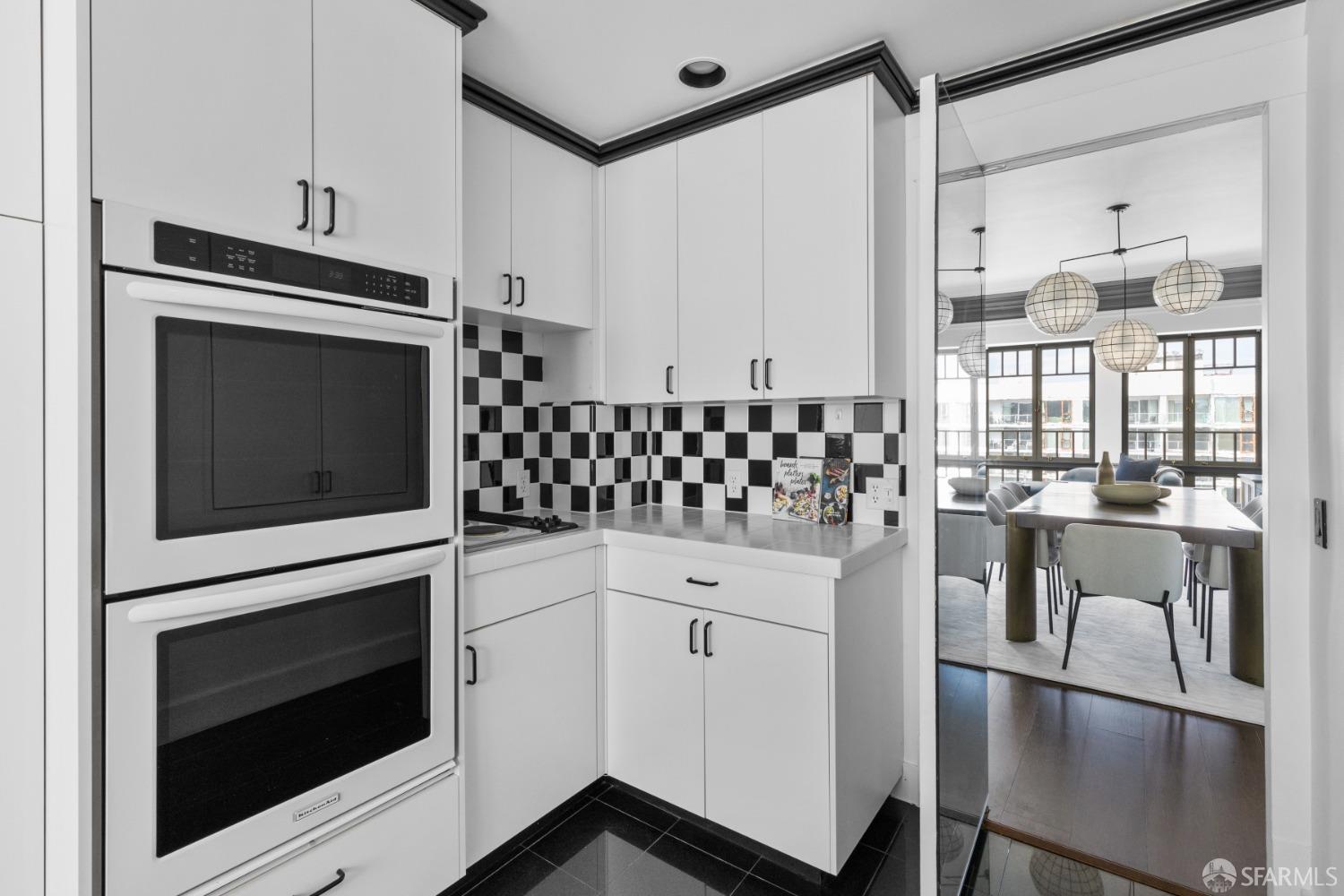 1810 Jackson Street Unit: 5