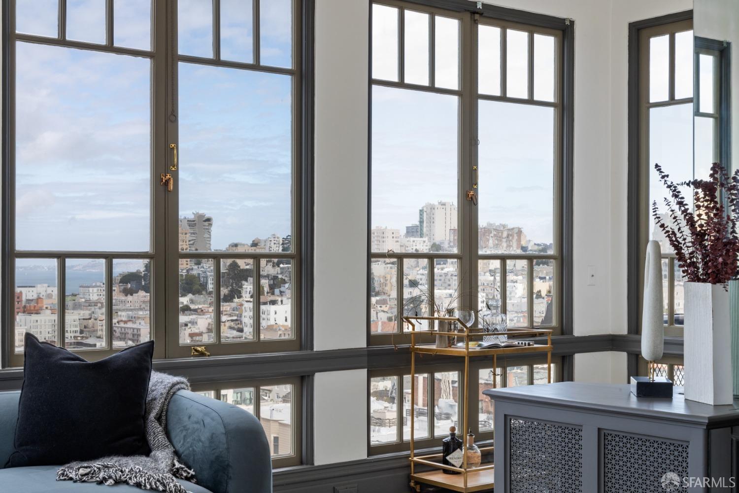 1810 Jackson Street Unit: 5