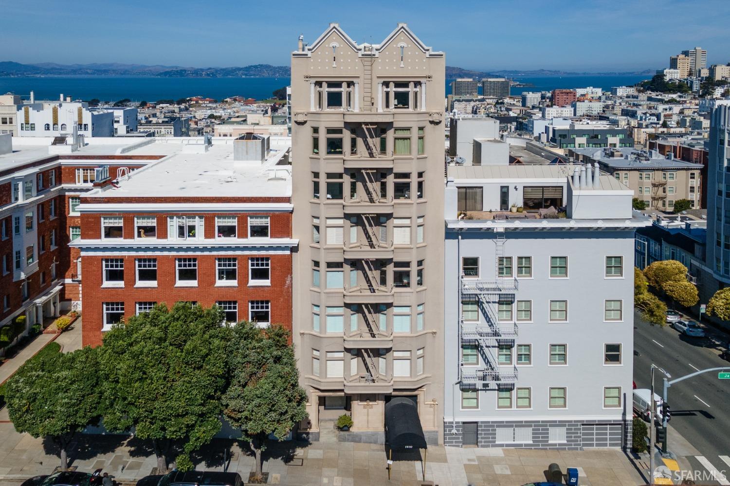 1810 Jackson Street Unit: 5