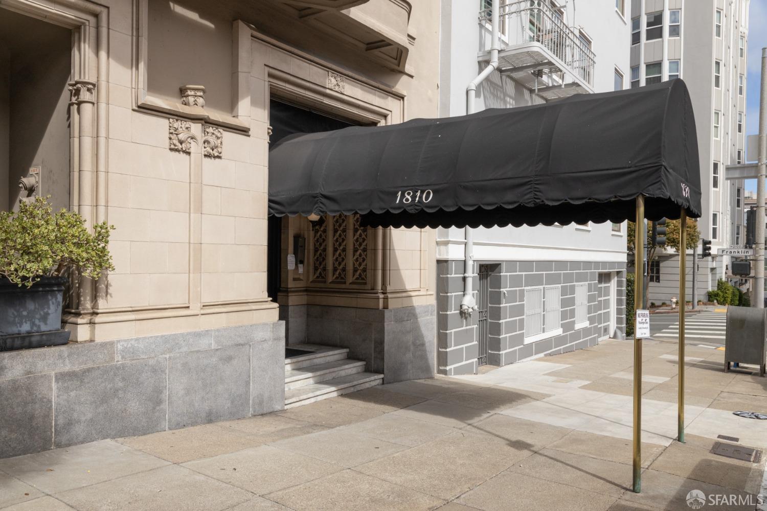 1810 Jackson Street Unit: 5