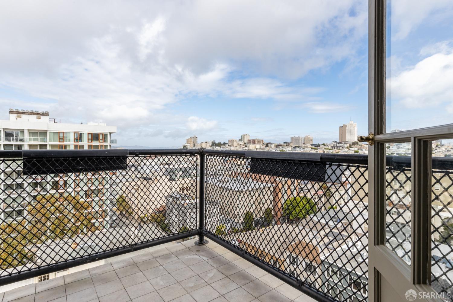 1810 Jackson Street Unit: 5