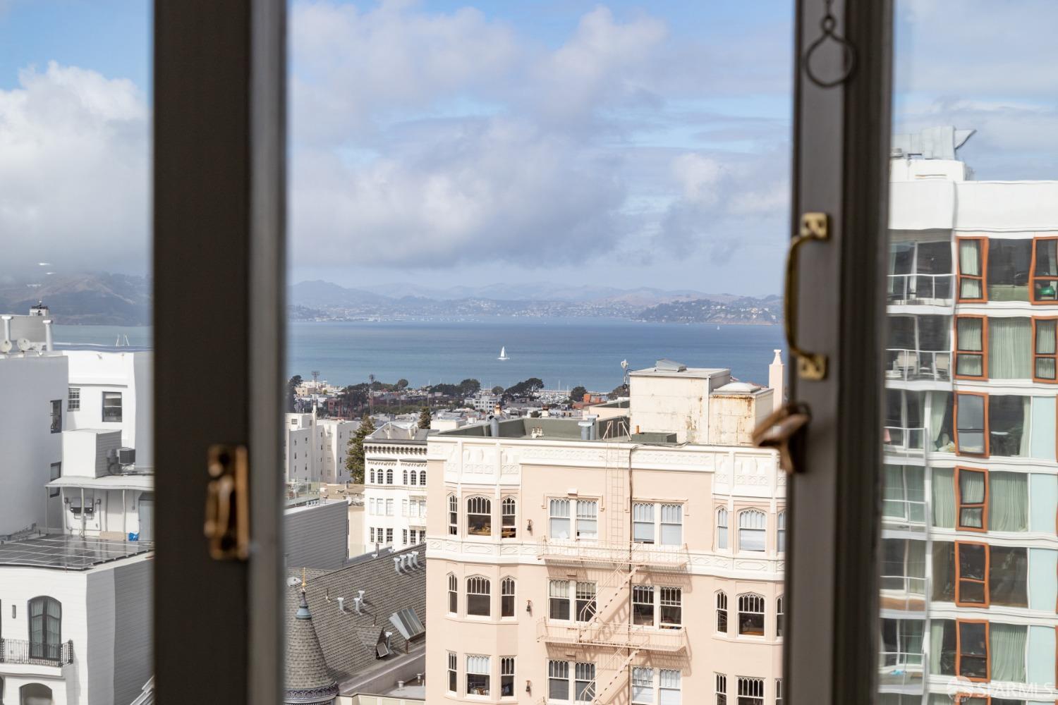 1810 Jackson Street Unit: 5