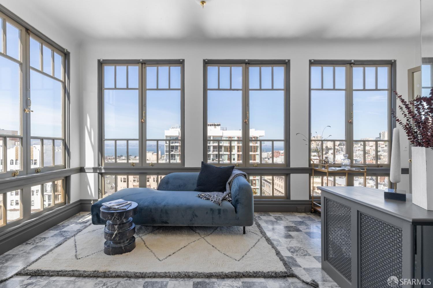 1810 Jackson Street Unit: 5