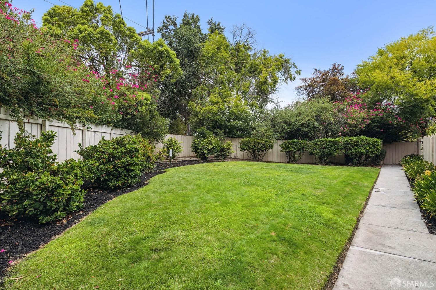 2180 Geary Road Unit: 12