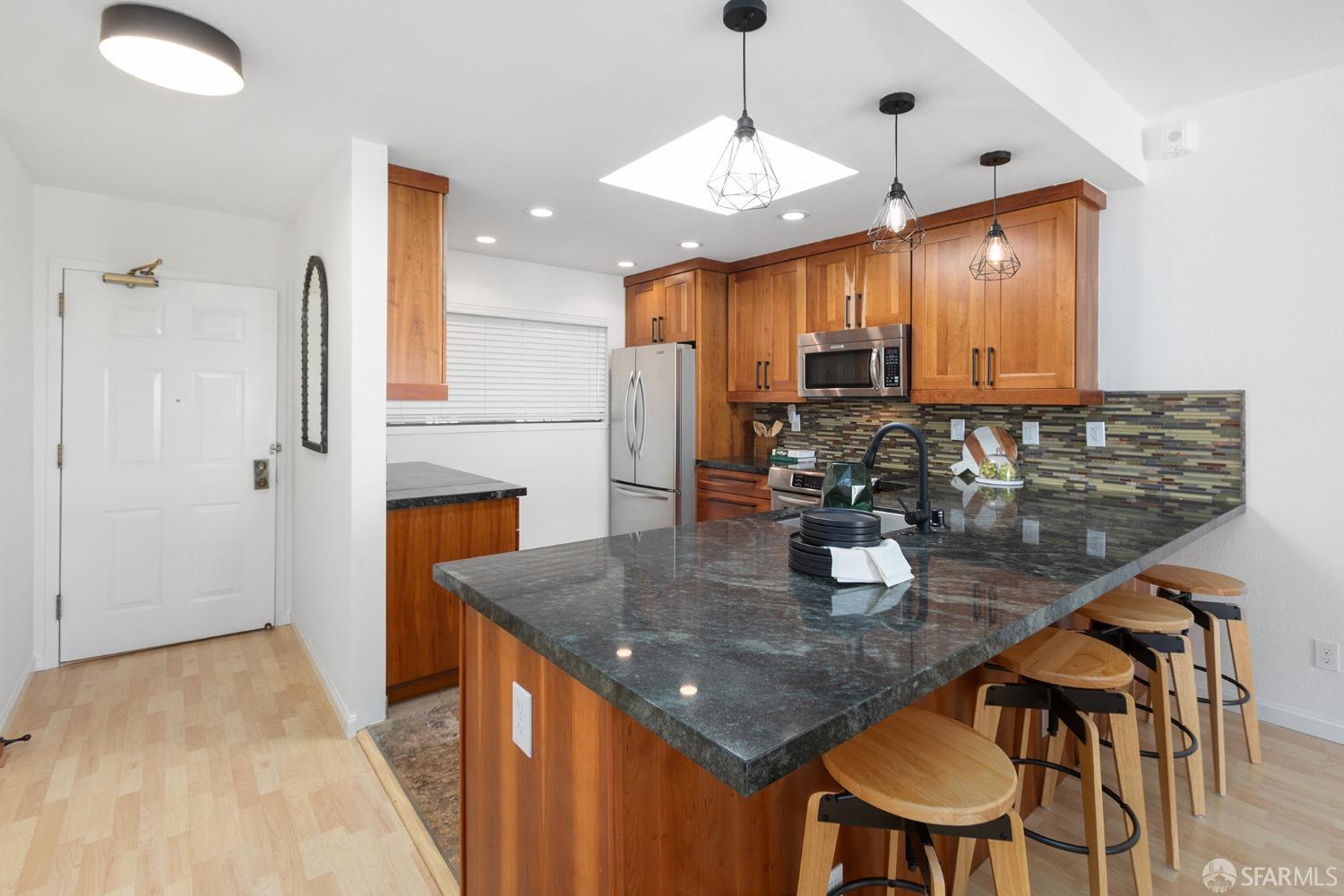 1461 Broadway Unit: 406