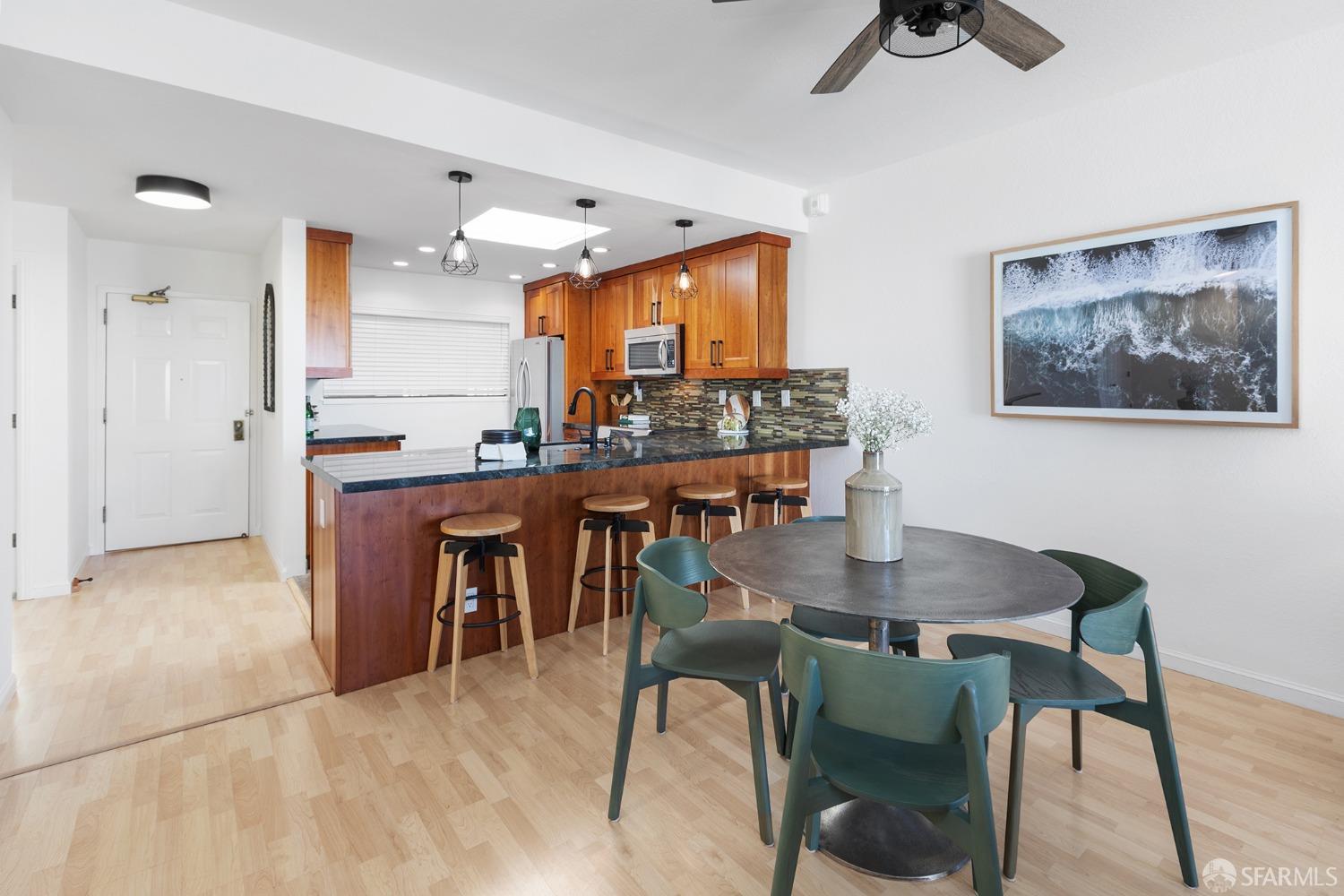 1461 Broadway Unit: 406