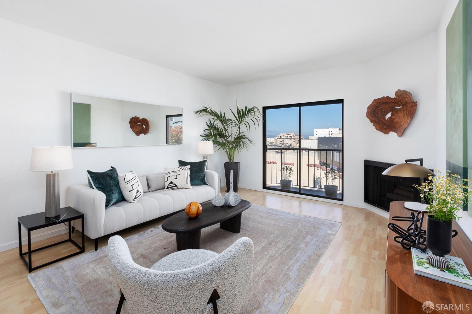 1461 Broadway Unit: 406