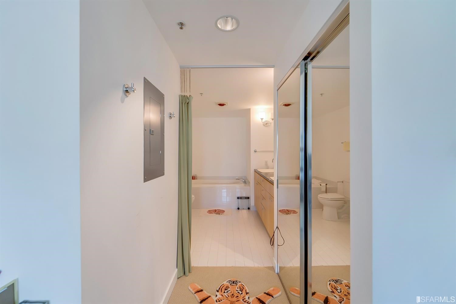 1388 Gough Street Unit: 707