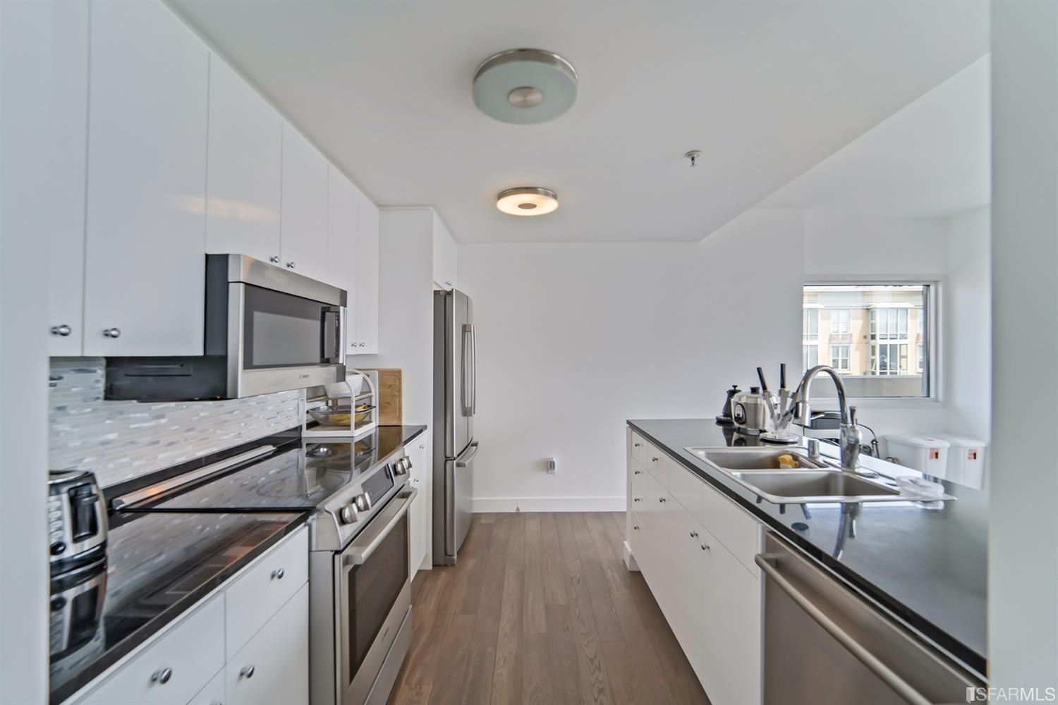 1388 Gough Street Unit: 707