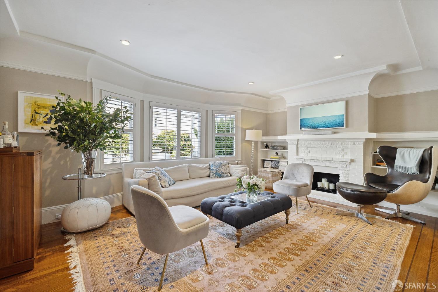 2341 Francisco Street