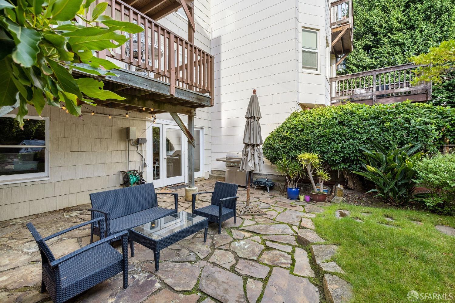 2341 Francisco Street
