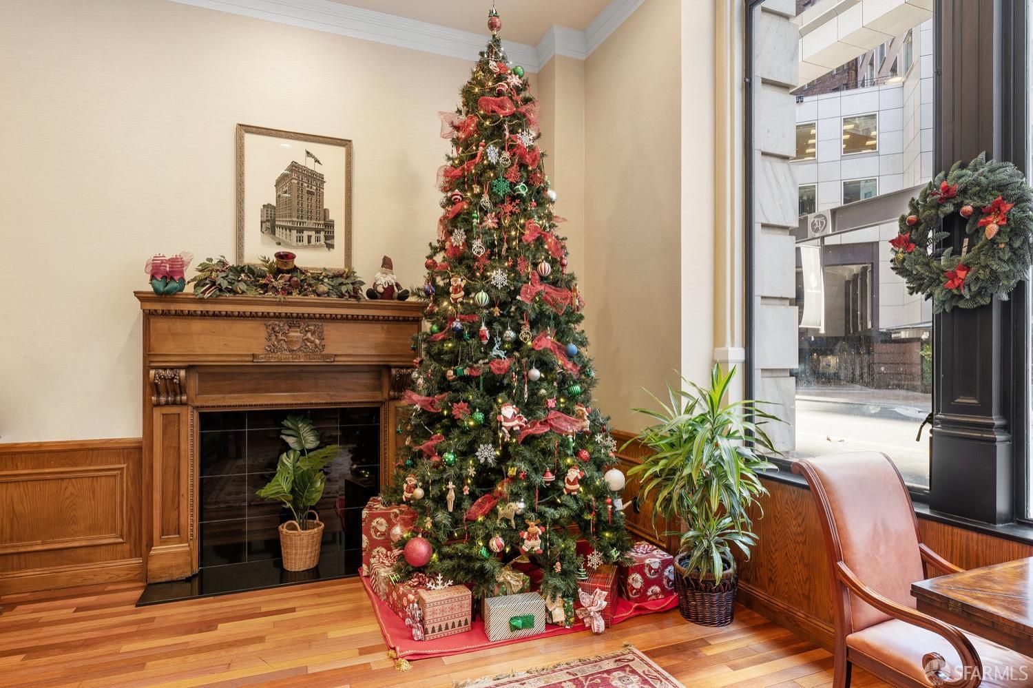 201 Sansome Street Unit: 403