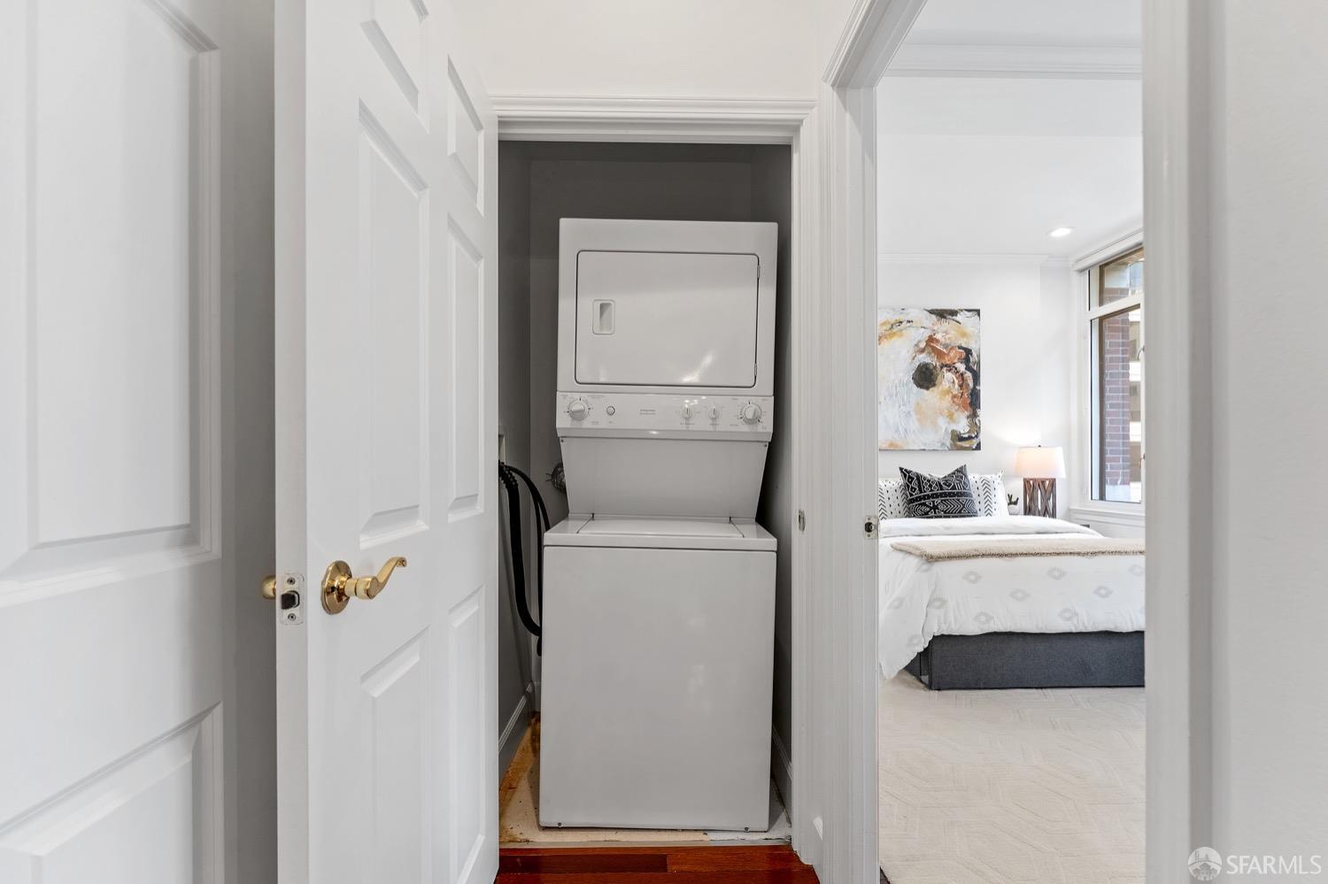 201 Sansome Street Unit: 403