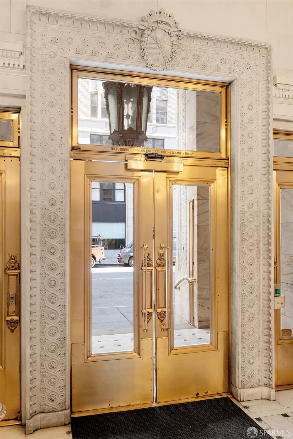 201 Sansome Street Unit: 403