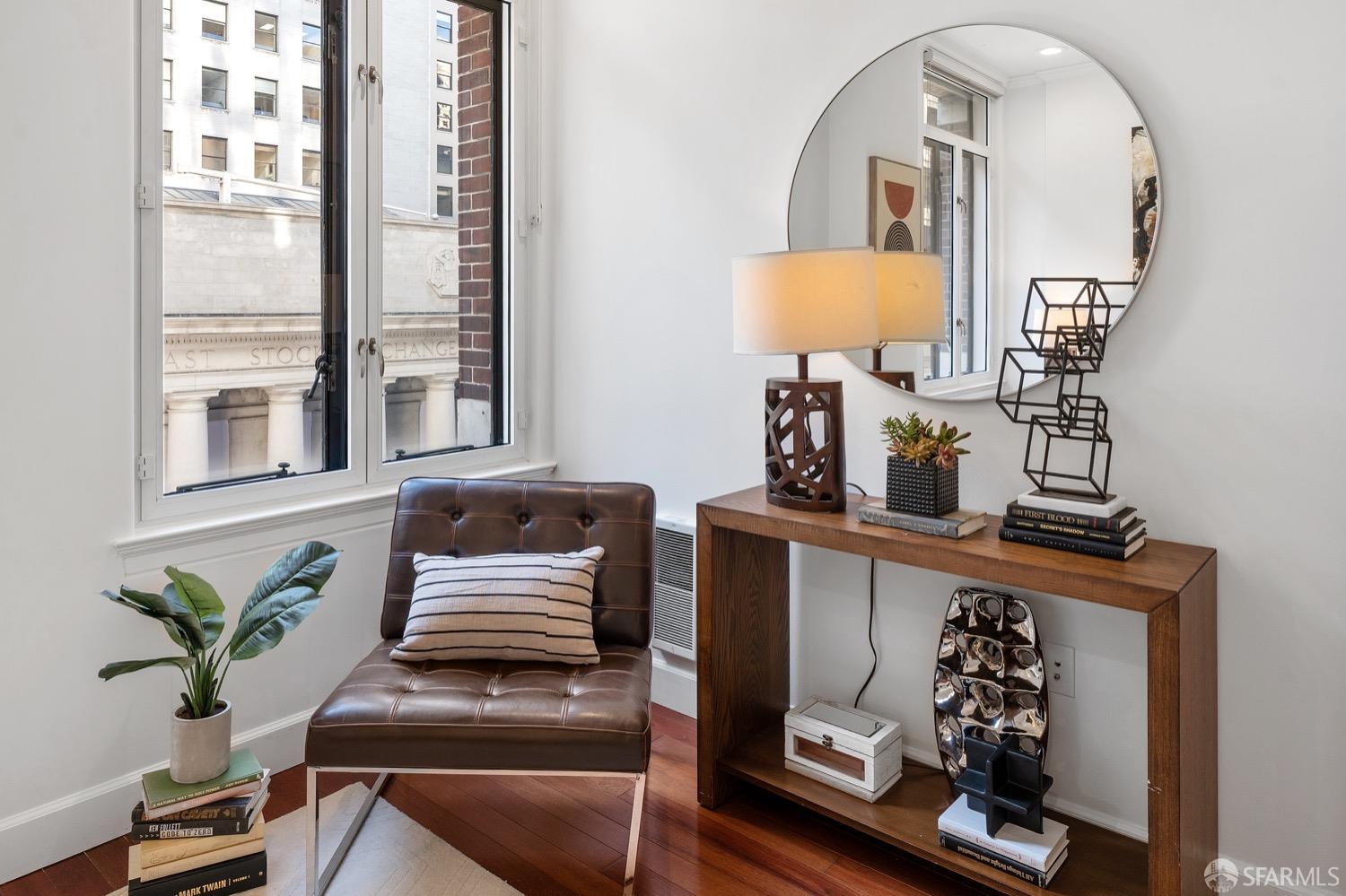 201 Sansome Street Unit: 403