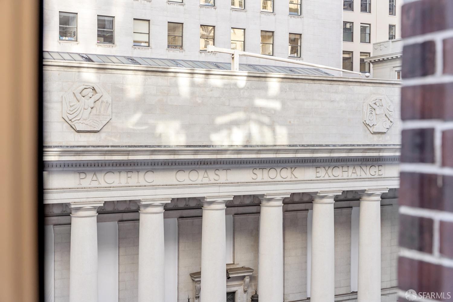 201 Sansome Street Unit: 403