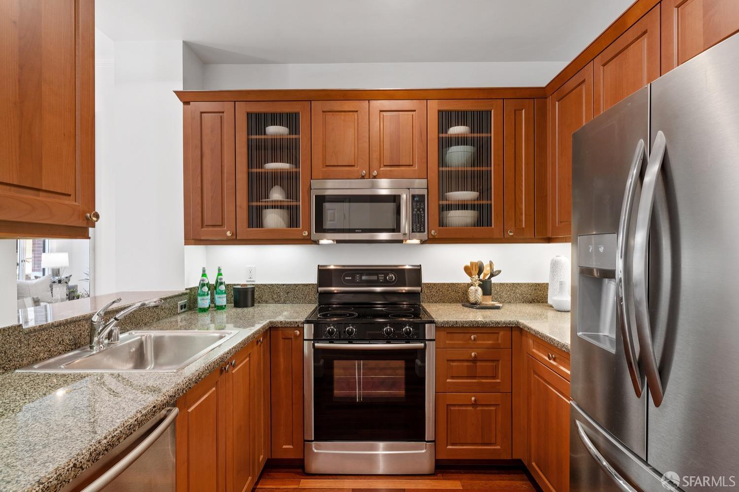 201 Sansome Street Unit: 403