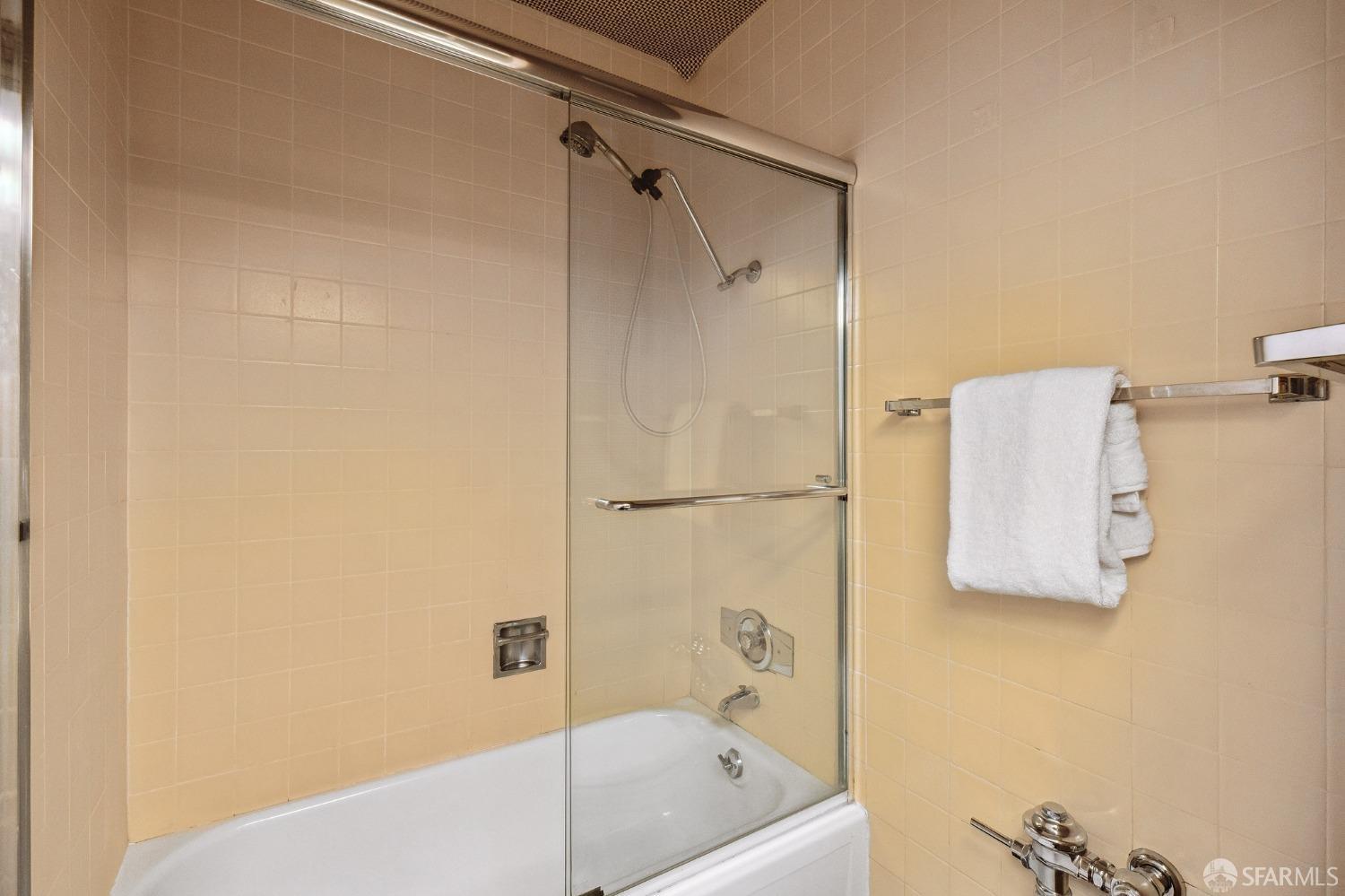 999 Green Street Unit: 1102