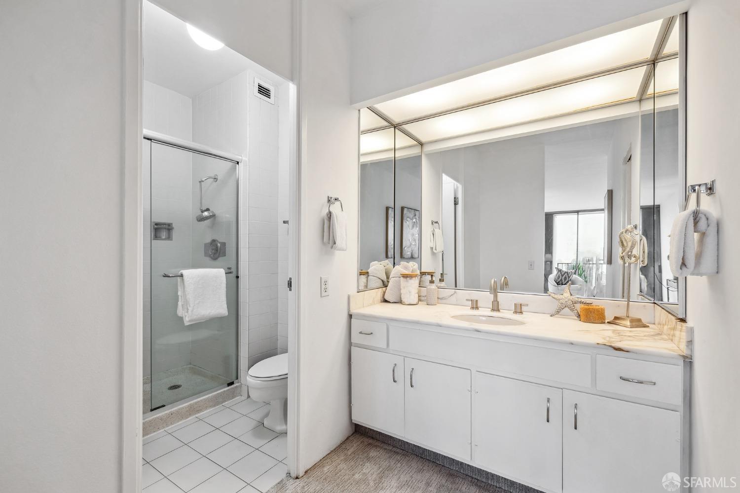 999 Green Street Unit: 1102