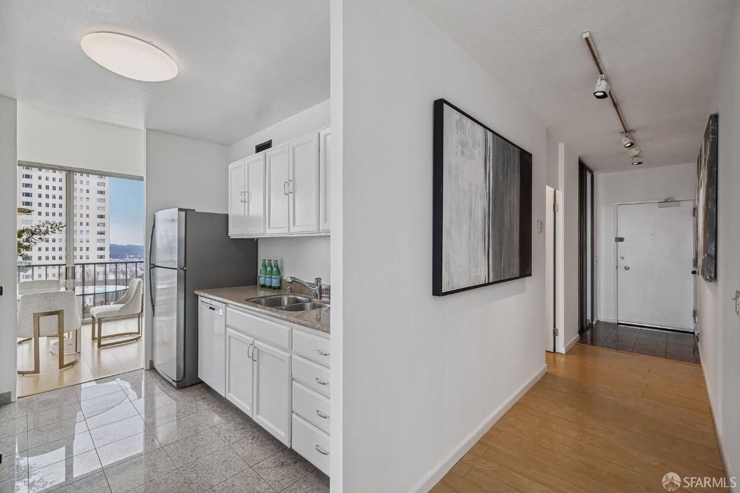 999 Green Street Unit: 1102