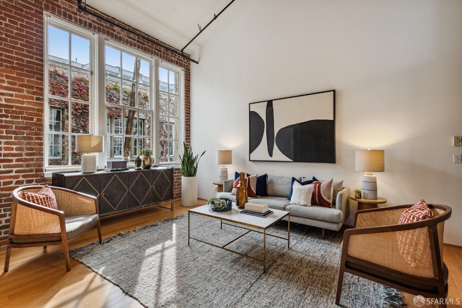 461 2nd Street Unit: C329