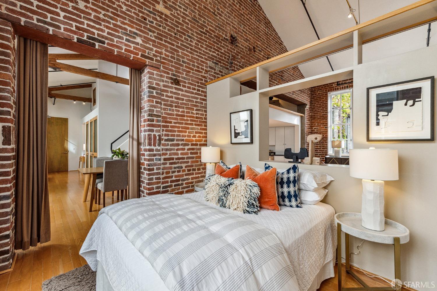 461 2nd Street Unit: C329