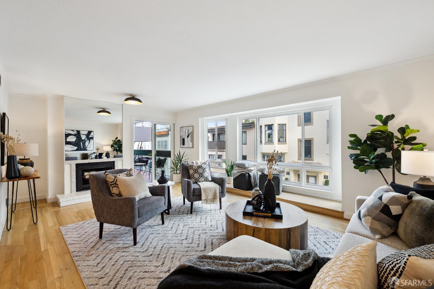 1821 Grant Avenue Unit: 201