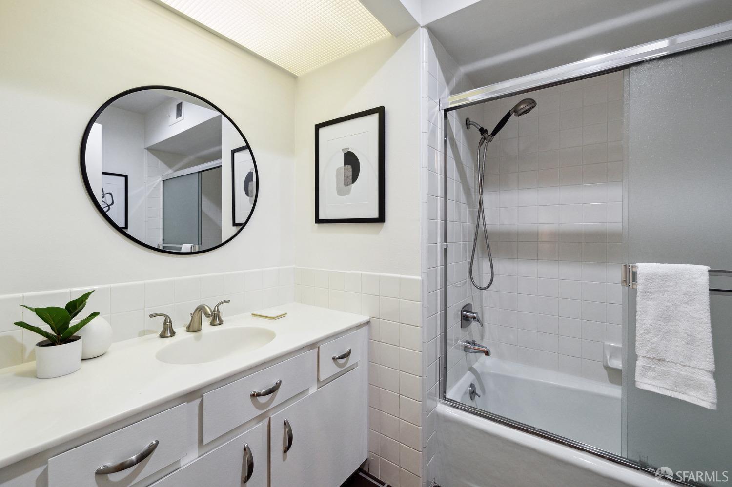 1821 Grant Avenue Unit: 201