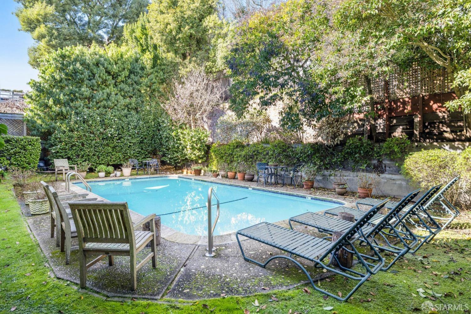 2760 Sacramento Street Unit: 7