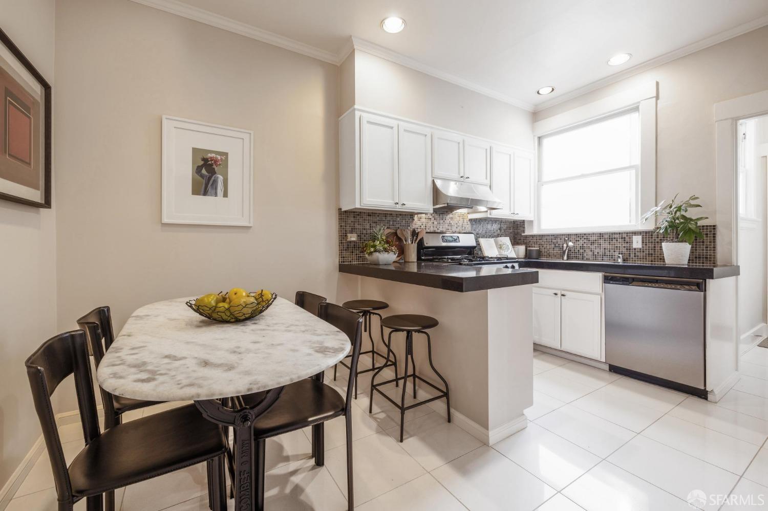 2760 Sacramento Street Unit: 7