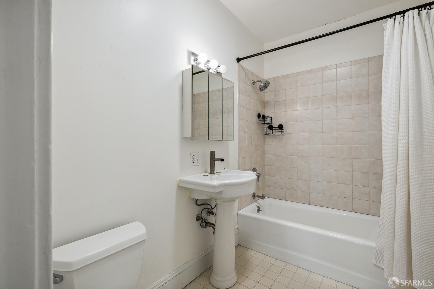 2235 Jackson Street Unit: 1
