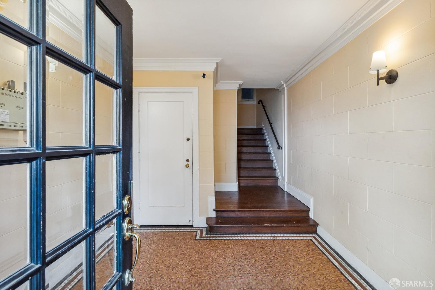 2235 Jackson Street Unit: 1