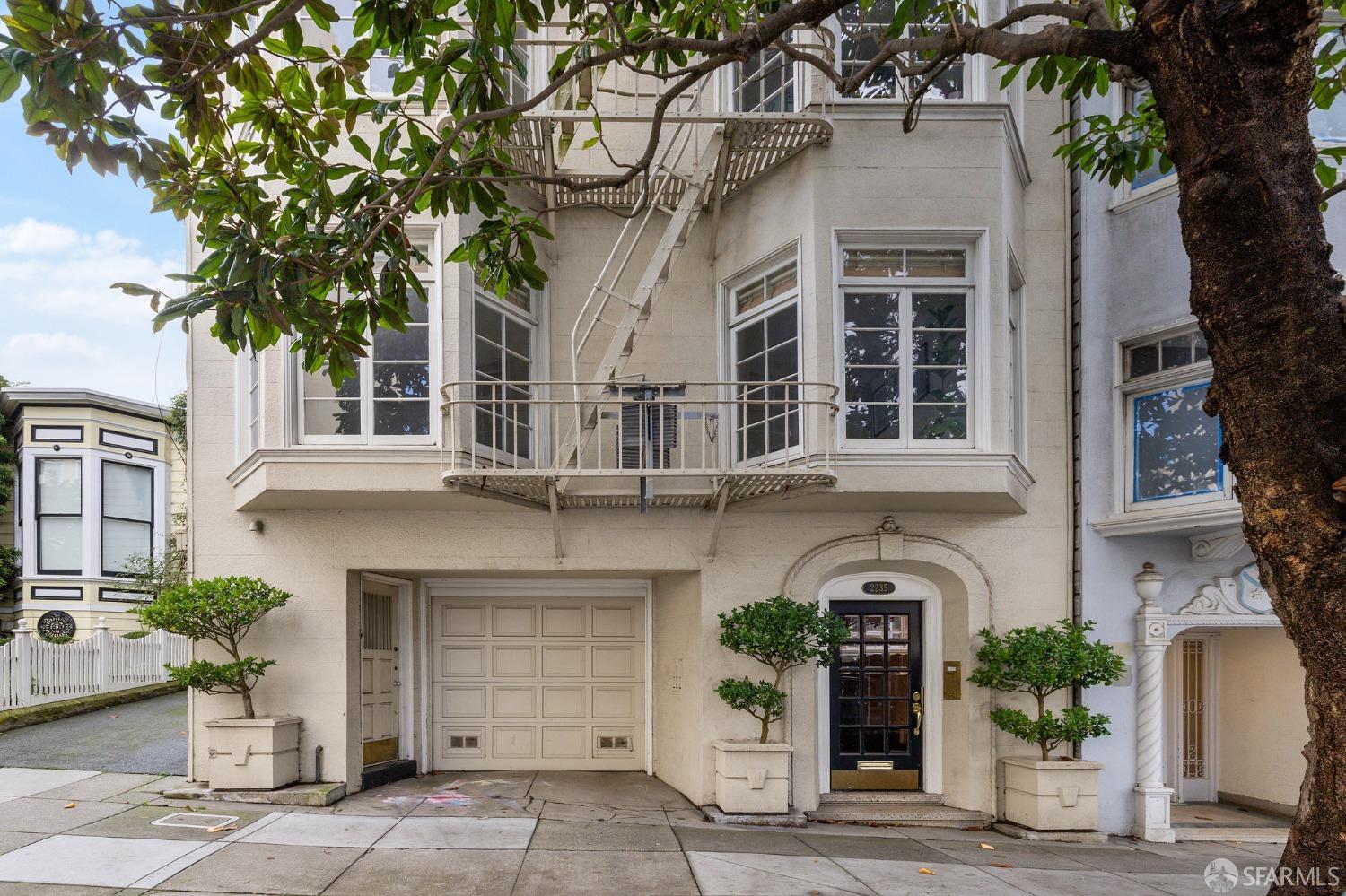 2235 Jackson Street Unit: 1