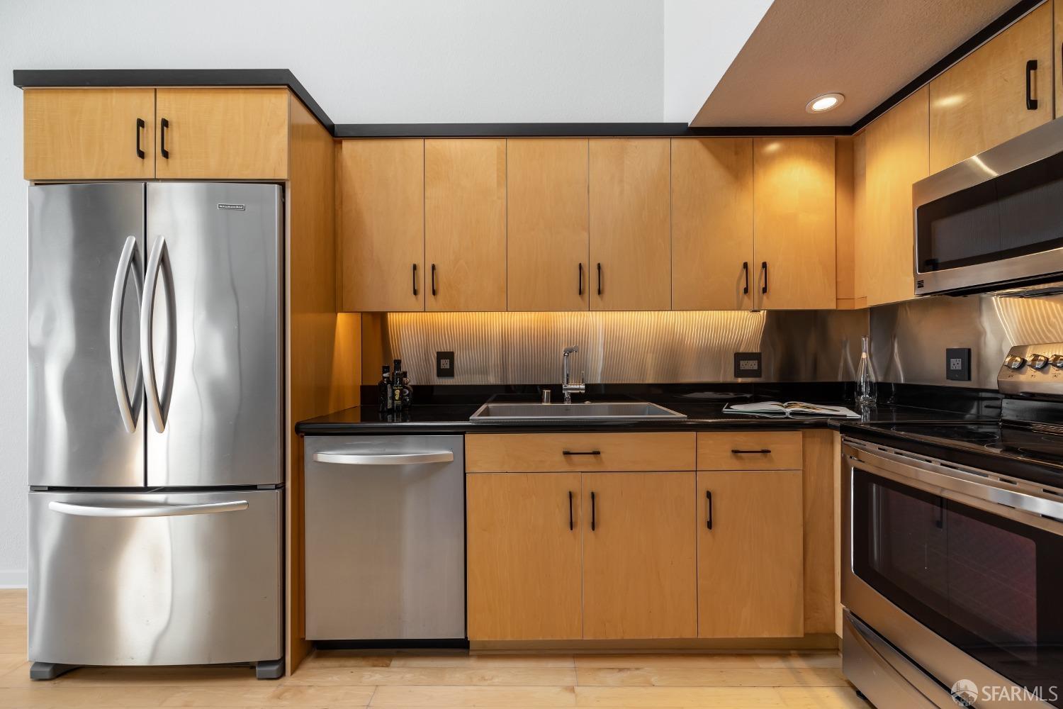 175 Bluxome Street Unit: 327