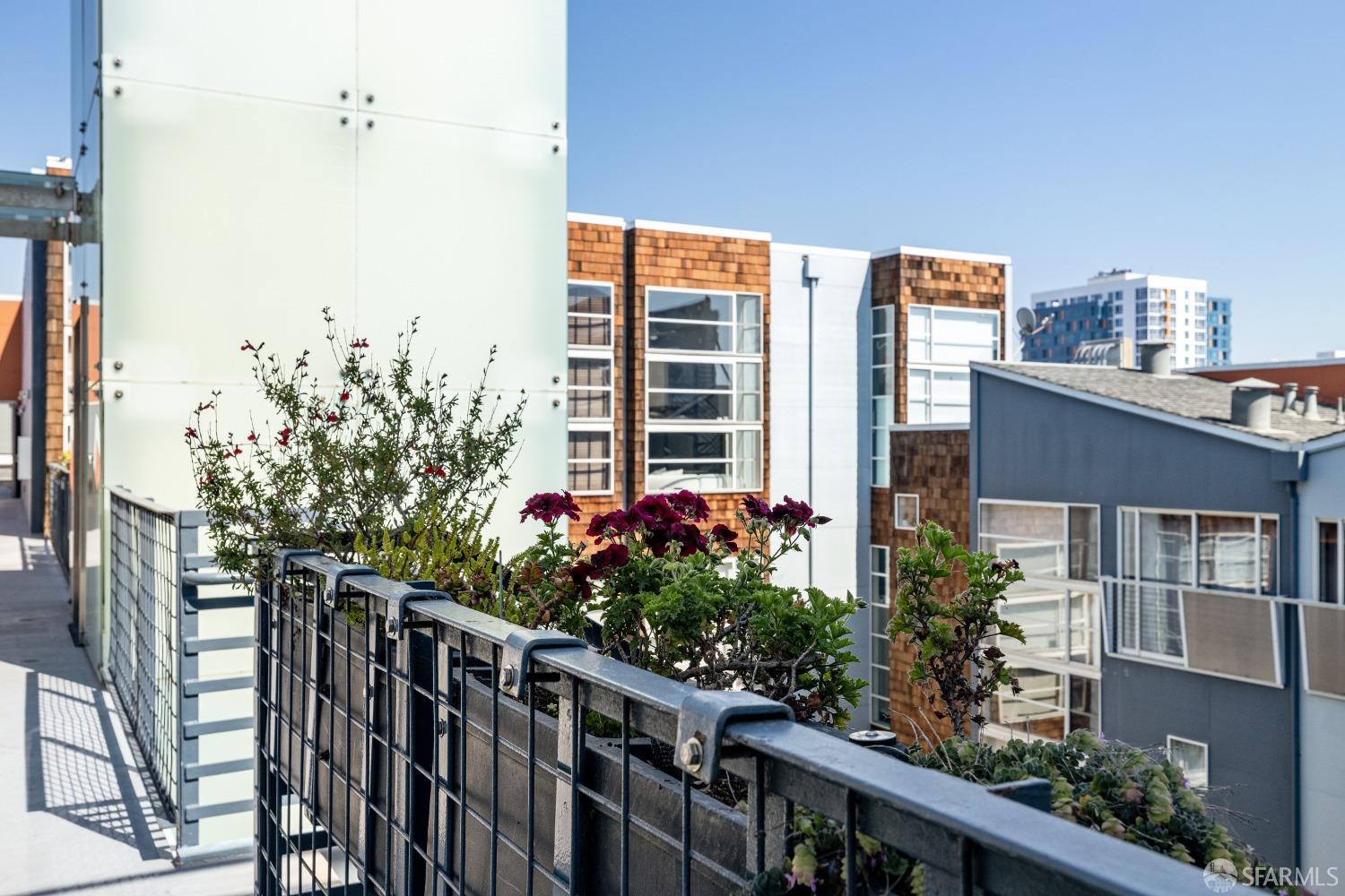 175 Bluxome Street Unit: 327