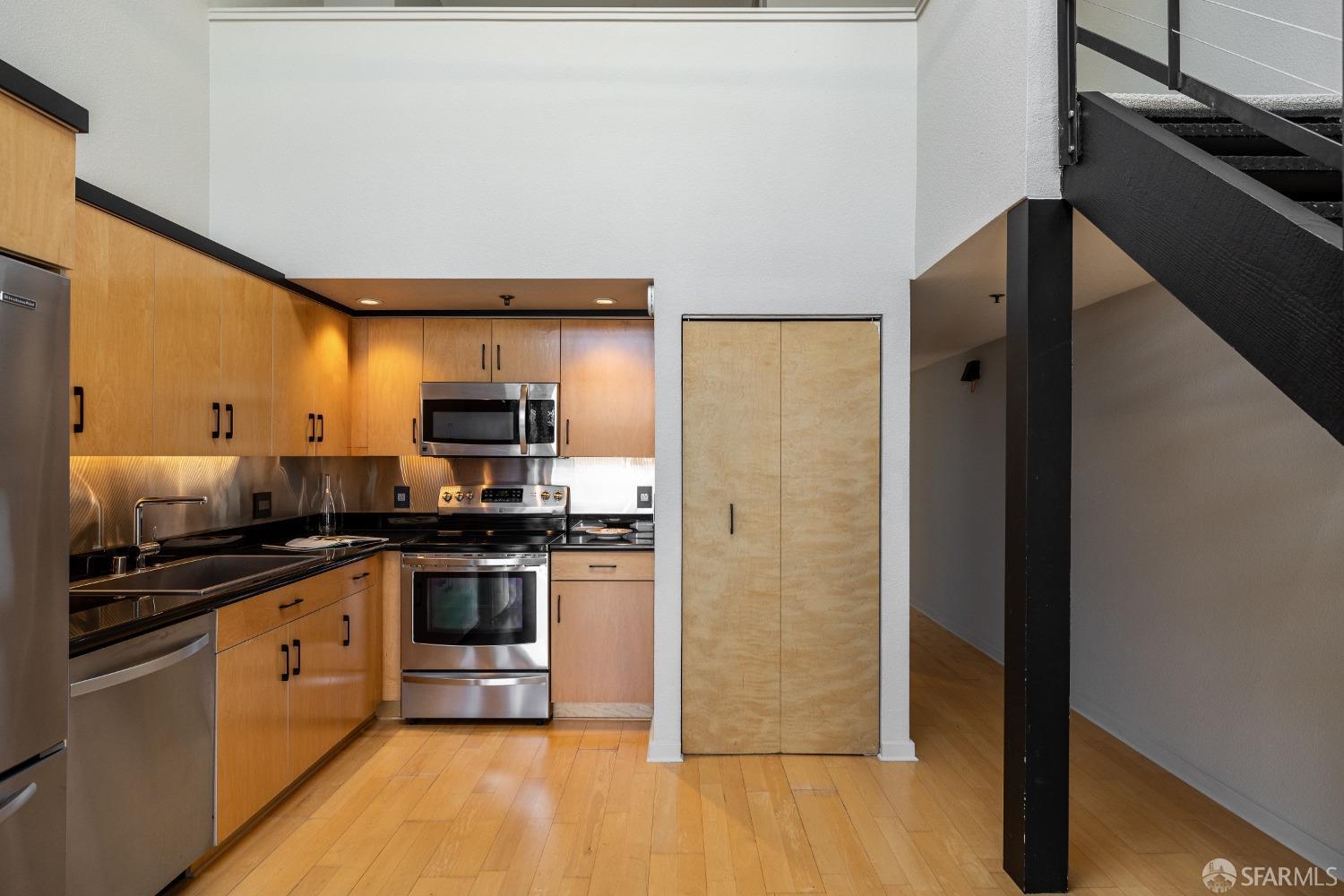 175 Bluxome Street Unit: 327